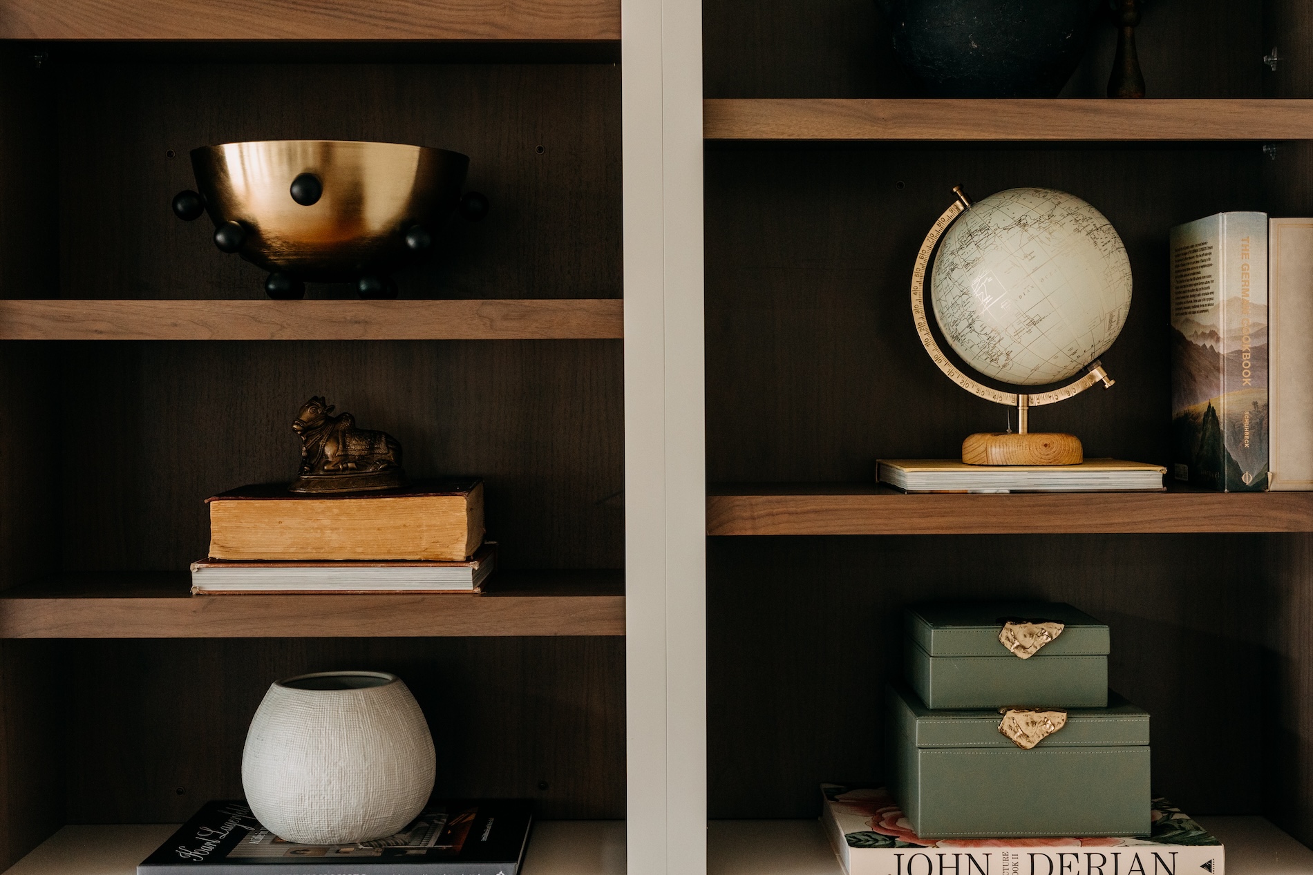 shelf decor living room globe books boxes